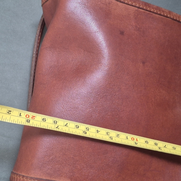 Classic Brown Leather Men's Bag - Picture 4 of 9